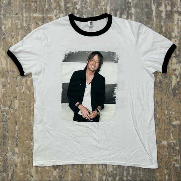 NWOT Keith Urban Ripcord 2016 World Tour Concert Ringer tee Medium - Picture 1 of 6